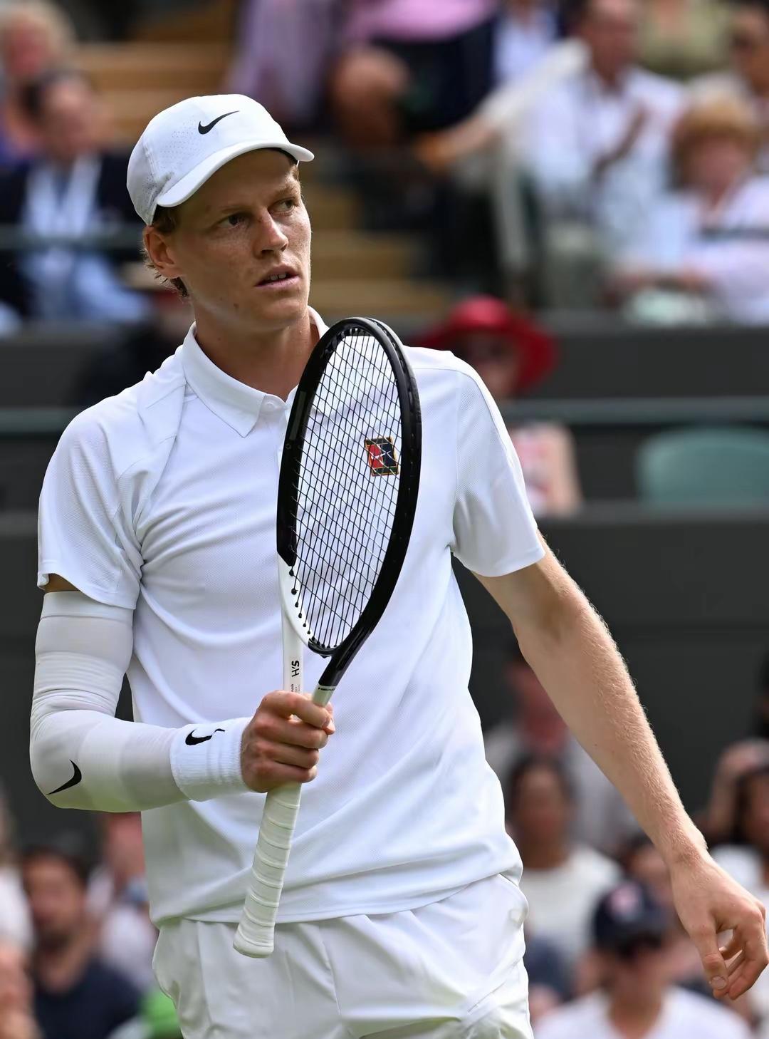 包含拉沃尔杯轻取戴维斯杯，辛纳带队取胜的词条