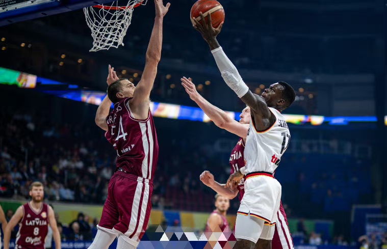 法国队鏖战德国队，马龙状态火热