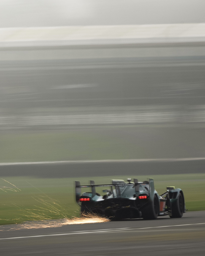 开云平台-阿斯顿马丁轻取哈斯车队，勒克莱尔高光表现