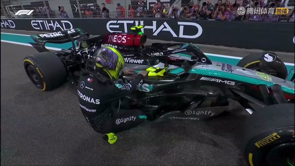 开云平台-阿斯顿马丁逆转哈斯车队，汉密尔顿点燃赛场